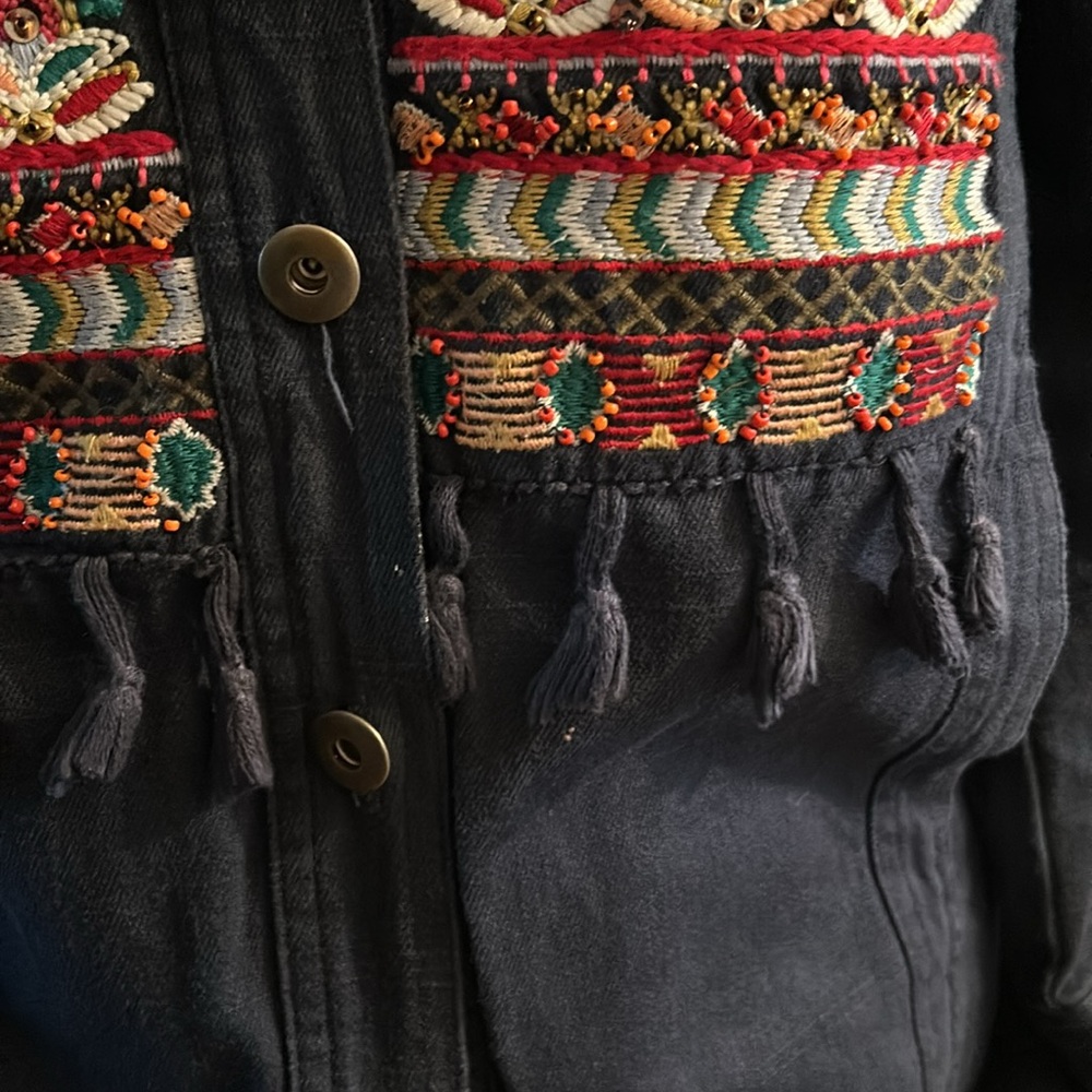 Hummingbird Embroidered Jacket - Picture 3 of 16